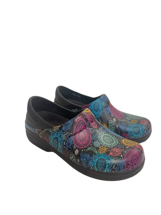 CROCS Shoes - Women’s CROCS Neria Professional Clogs in Multicolor Print